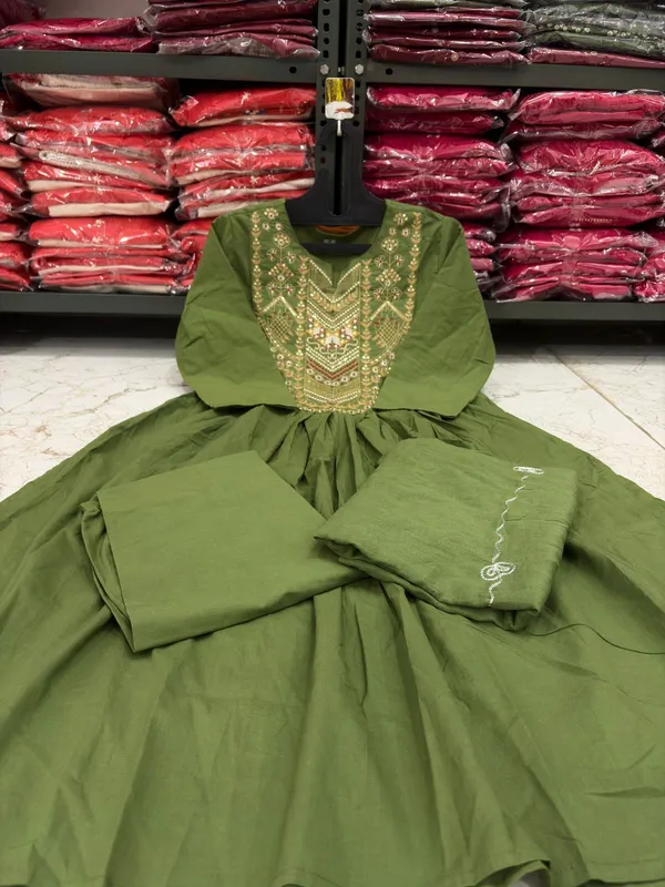 Green_Elegant_&_Comfortable_Cotton_Flairy_Kurti_Set