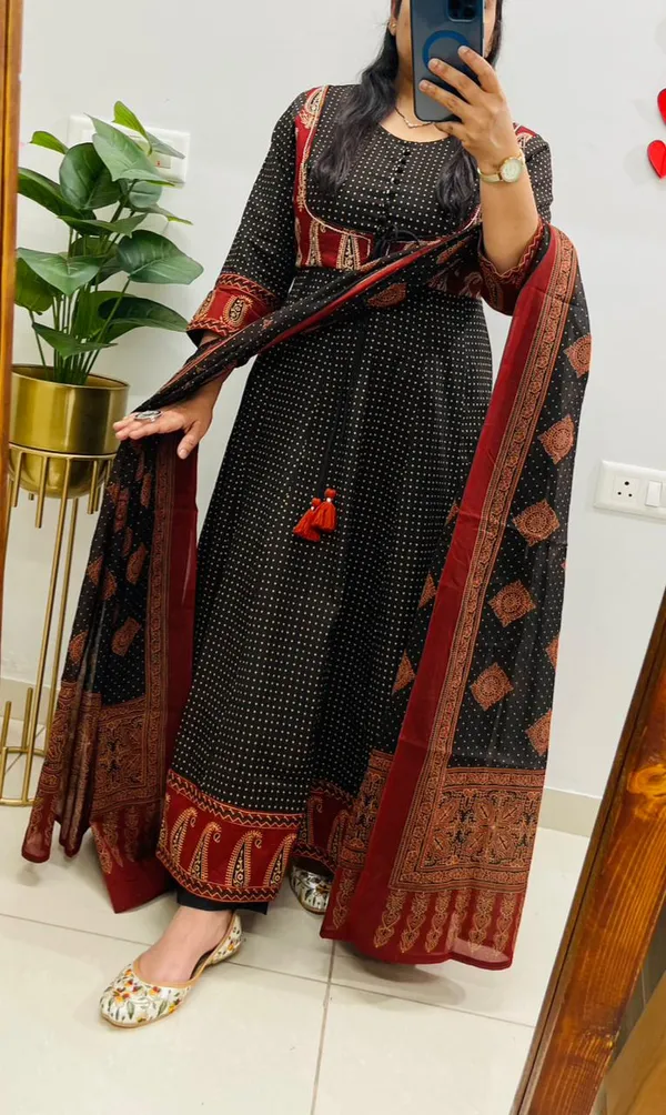 Heavy_Anarkali_Suit_Cotton_Kurti_Pant_Dupatta_Set