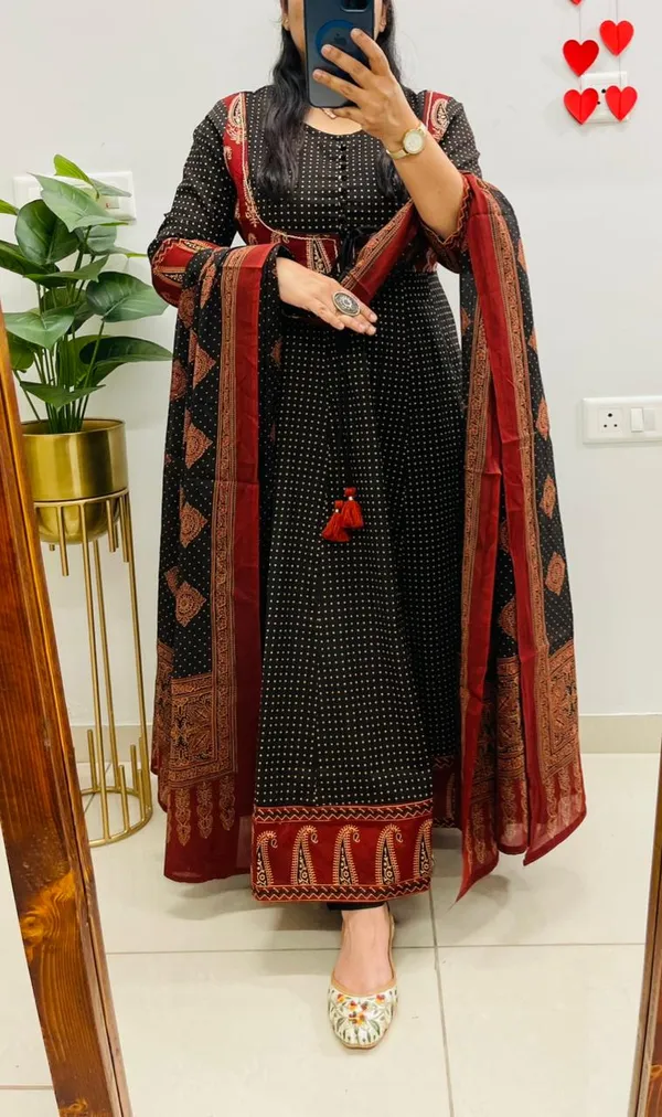 Heavy_Anarkali_Suit_Cotton_Kurti_Pant_Dupatta_Set