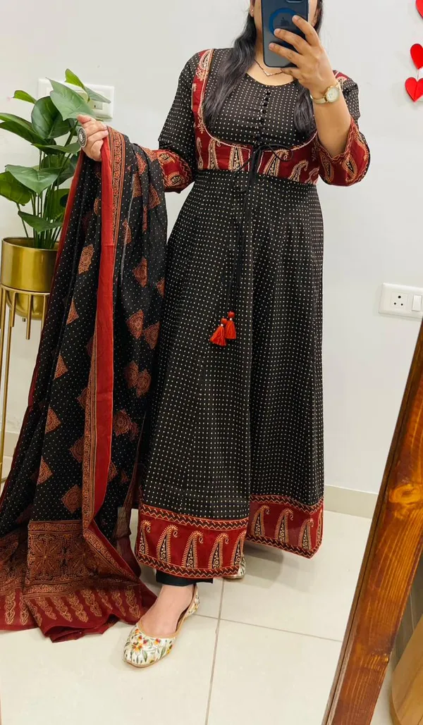 Heavy_Anarkali_Suit_Cotton_Kurti_Pant_Dupatta_Set