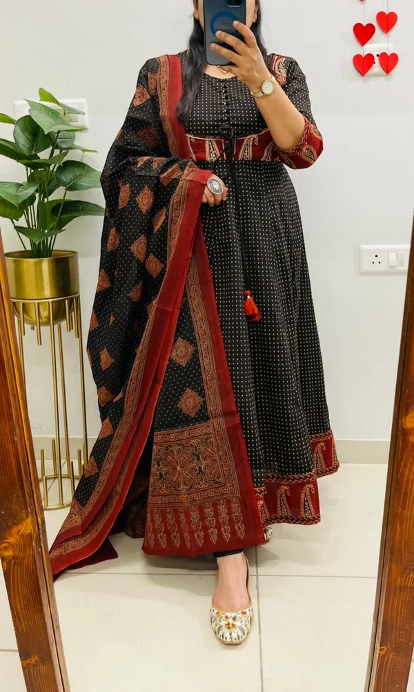 Heavy_Anarkali_Suit_Cotton_Kurti_Pant_Dupatta_Set