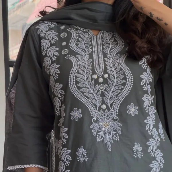 Heavy_Cotton_full_(ChiCkenkari)_Embroidery_Kurti_Plazo_Duppta_set
