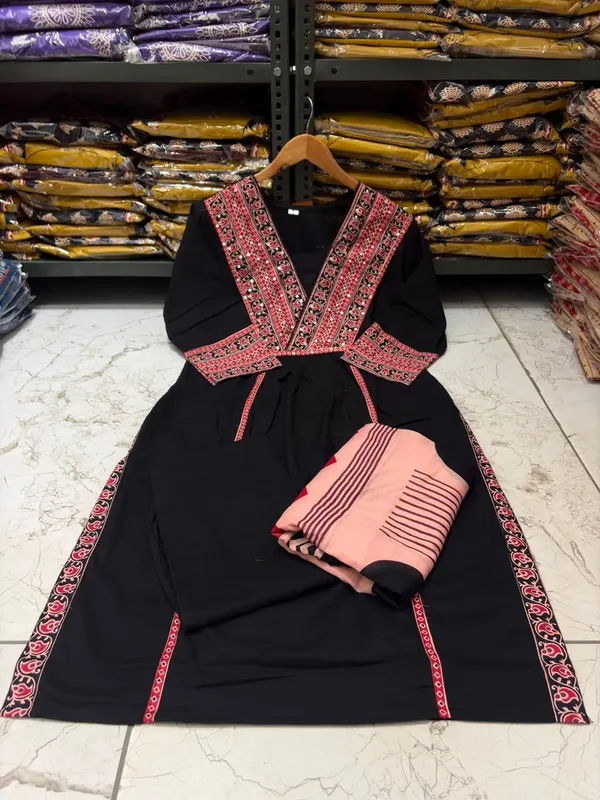 Jaipuri_Black_Cotton_Women_Printed_Kurta_Pant_Dupatta_Set