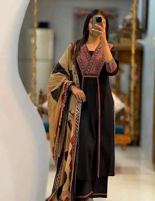 Jaipuri_Black_Cotton_Women_Printed_Kurta_Pant_Dupatta_Set