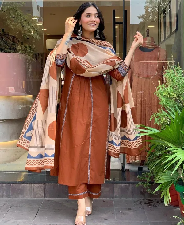 Jaipuri_Cotton_Women_Printed_Kurta_Pant_Dauppatta_Set