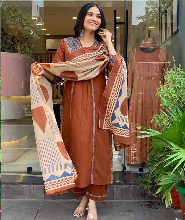 Jaipuri_Cotton_Women_Printed_Kurta_Pant_Dauppatta_Set