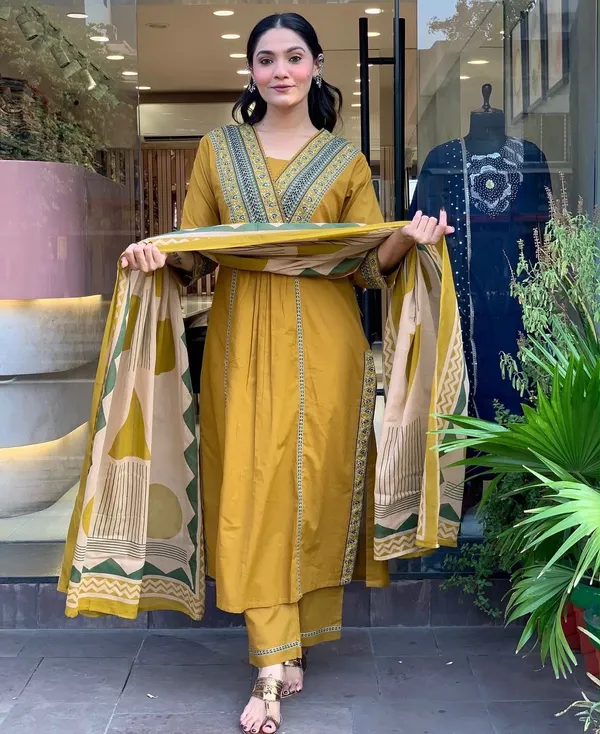 Jaipuri_Yellow_Cotton_Women_Printed_Kurta_Pant_Dupatta_Set
