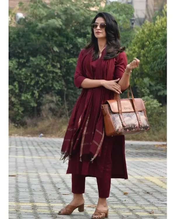 Maroon_Cotton_Kurta_and_Pant_Set_with_Kota_Doriya_Dupatta