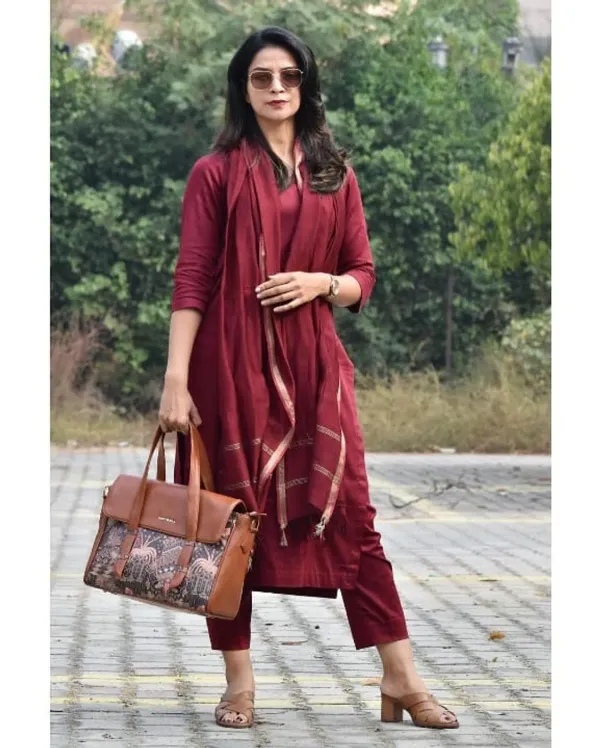 Maroon_Cotton_Kurta_and_Pant_Set_with_Kota_Doriya_Dupatta