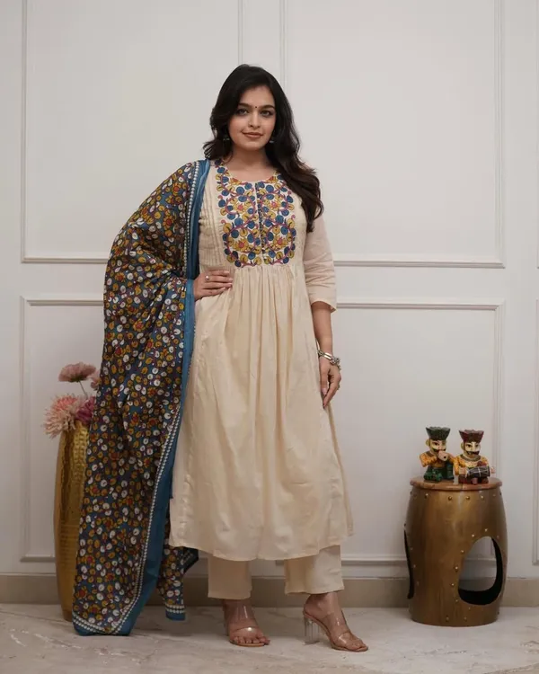 Off_White_Beautiful_Aline_kurta_set