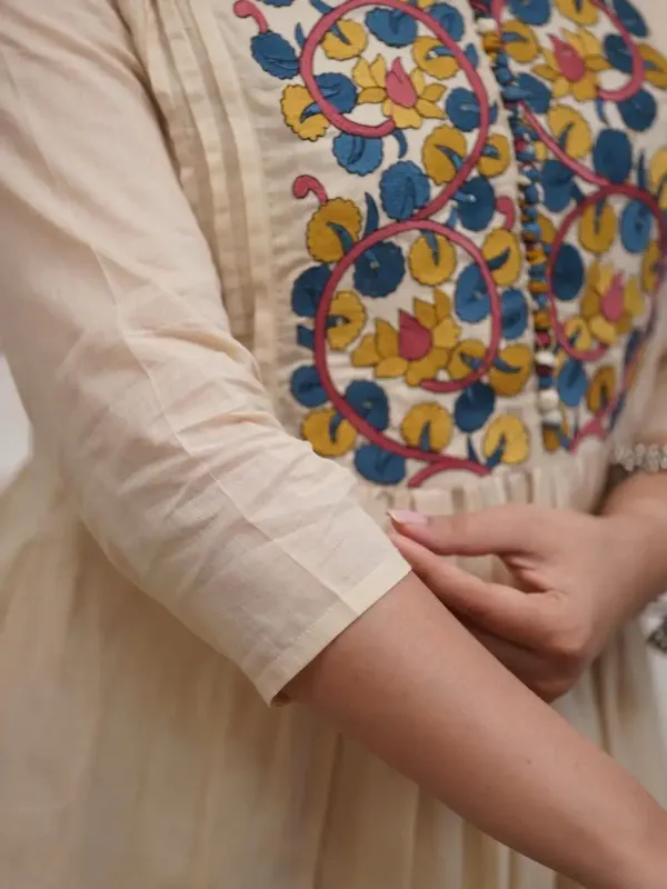Off_White_Kalamkari_Pure_Cotton_Suit_Set