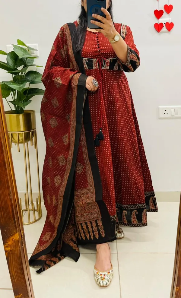 Orange_Color_Heavy_Anarkali_Suit_Cotton_Kurti_Pant_Dupatta_Set