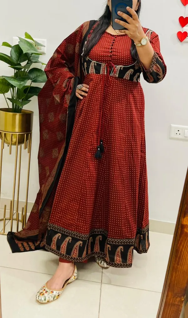 Orange_Color_Heavy_Anarkali_Suit_Cotton_Kurti_Pant_Dupatta_Set