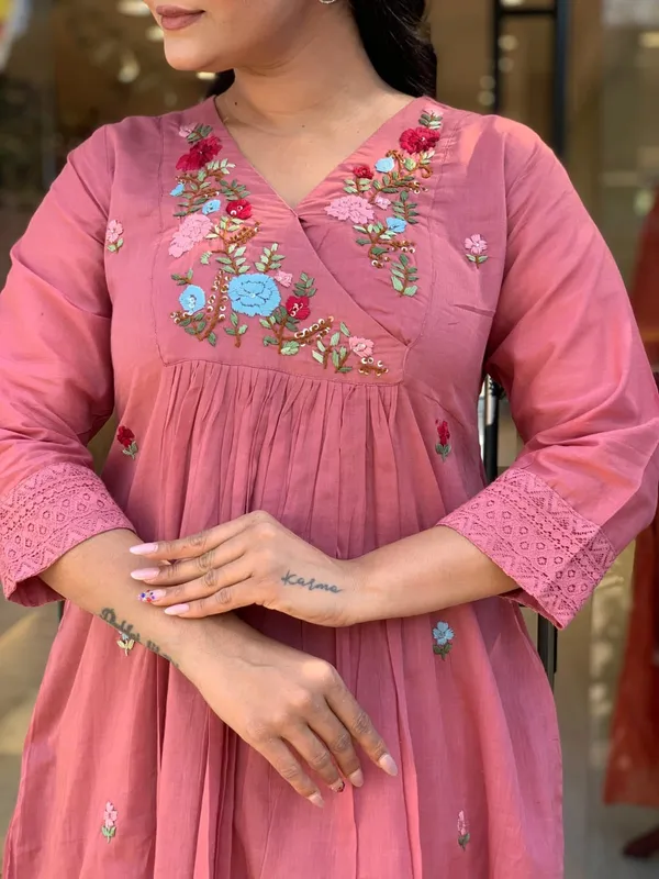 Premium_Embroidered_Kurti_&_Pant_Set_with_Embroidery_Dupatta