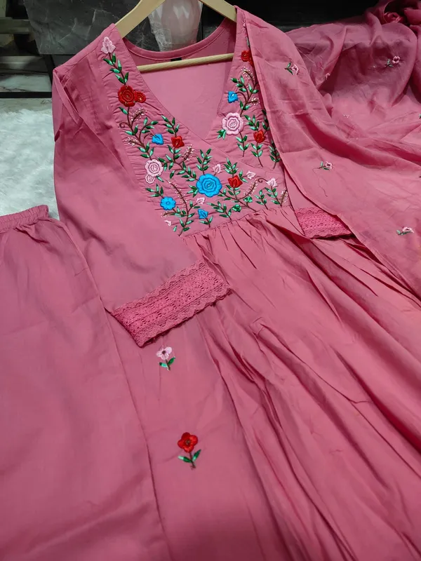 Premium_Embroidered_Kurti_&_Pant_Set_with_Embroidery_Dupatta