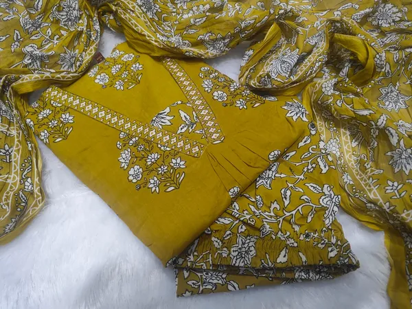 Pure_Fine_Cotton_Kurti_Set_with_Pant_&_100%_Mulmul_Dupatta