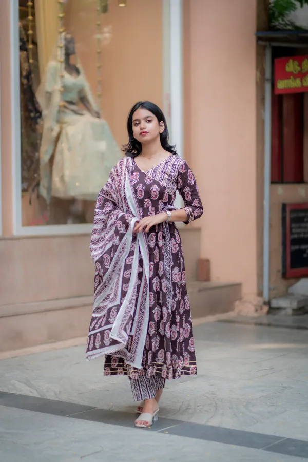 Purple_LEHERIYA_LOOKS_Women_Cotton_Rayon_Kurti_Pant_Dupatta_Set