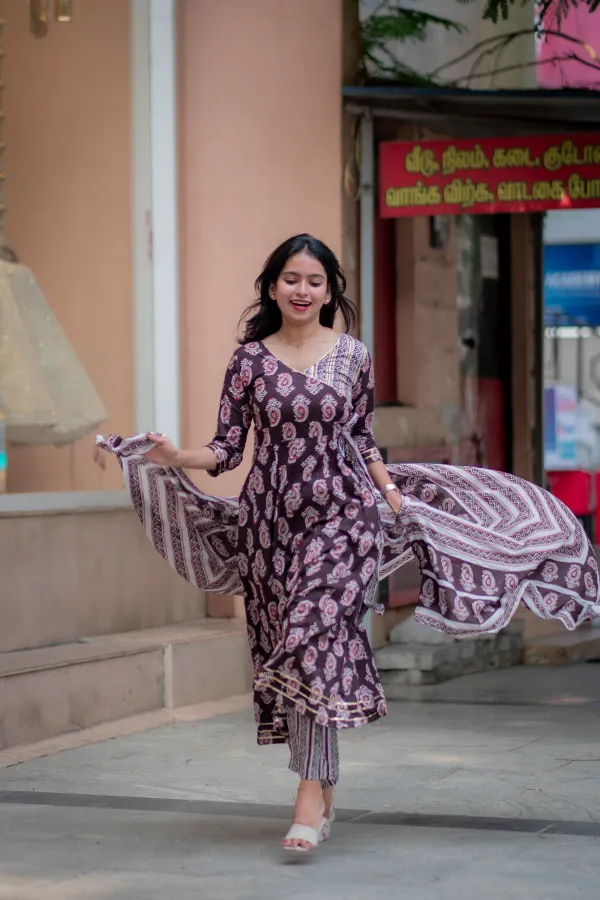 Purple_LEHERIYA_LOOKS_Women_Cotton_Rayon_Kurti_Pant_Dupatta_Set