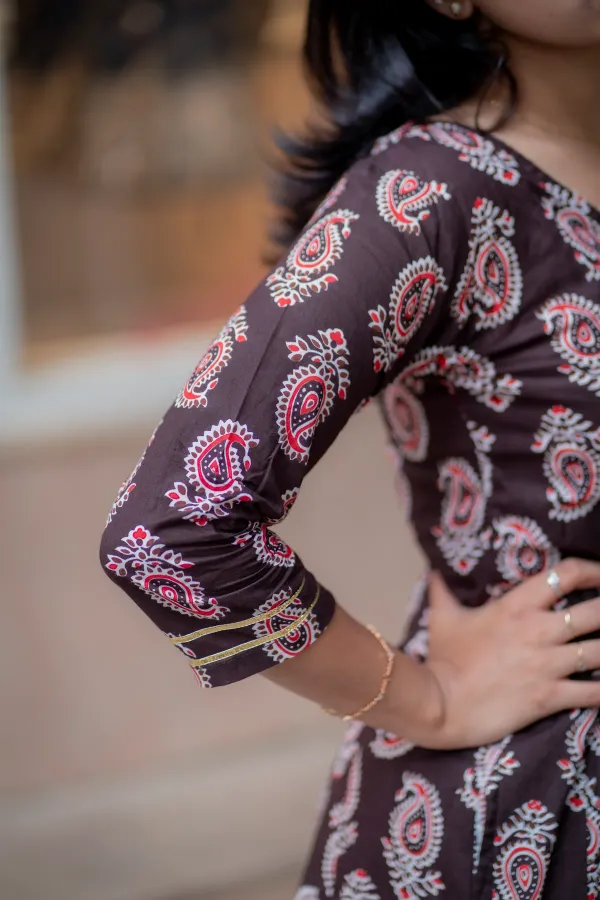 Purple_LEHERIYA_LOOKS_Women_Cotton_Rayon_Kurti_Pant_Dupatta_Set