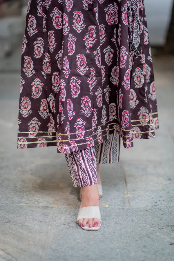 Purple_LEHERIYA_LOOKS_Women_Cotton_Rayon_Kurti_Pant_Dupatta_Set