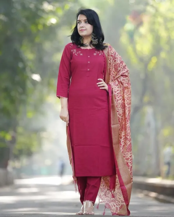 Rani_Pink_Cotton_Slub_Handloom_Kurta_Pant_With_Dupatta_Set_For_Women