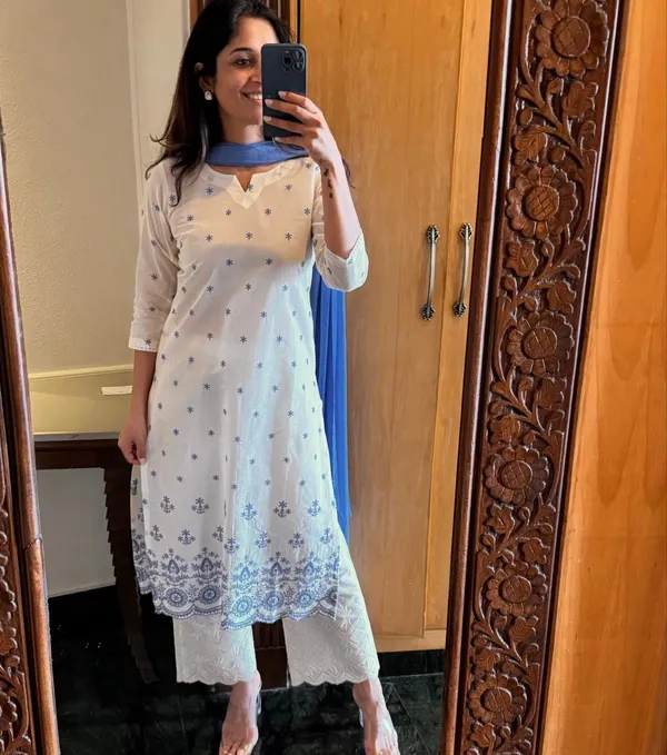 White_Elegant_Cotton_Flex_Kurta_Plazzo_Set_with_Dupatta