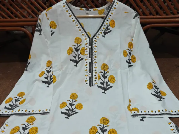 Women_Viscose_White_Rayon_Kurti_Palazzo_Set