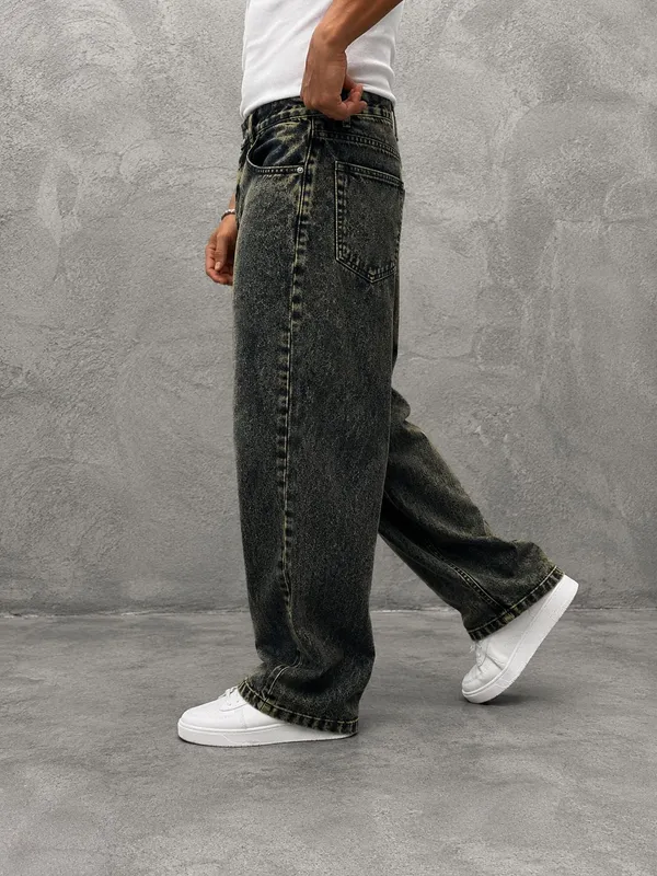 MEN_LOOSE_FIT_JEANS