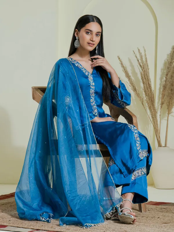 Cobalt_Blue_Hand_Embroidered_Kurta_Set