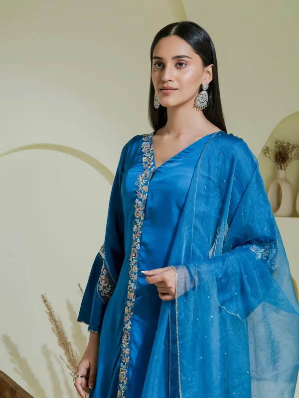 Cobalt_Blue_Hand_Embroidered_Kurta_Set