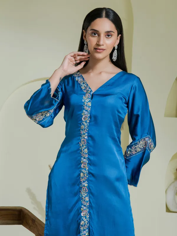 Cobalt_Blue_Hand_Embroidered_Kurta_Set