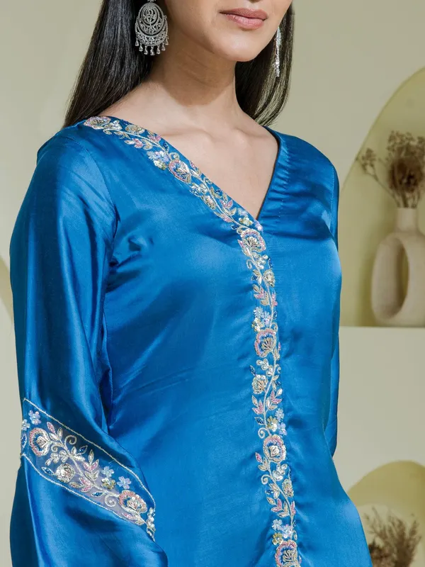 Cobalt_Blue_Hand_Embroidered_Kurta_Set