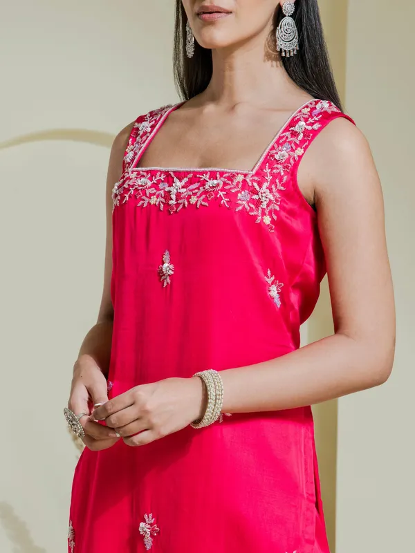 Ruby_Pink_Hand_Embroidered_Kurta_Set