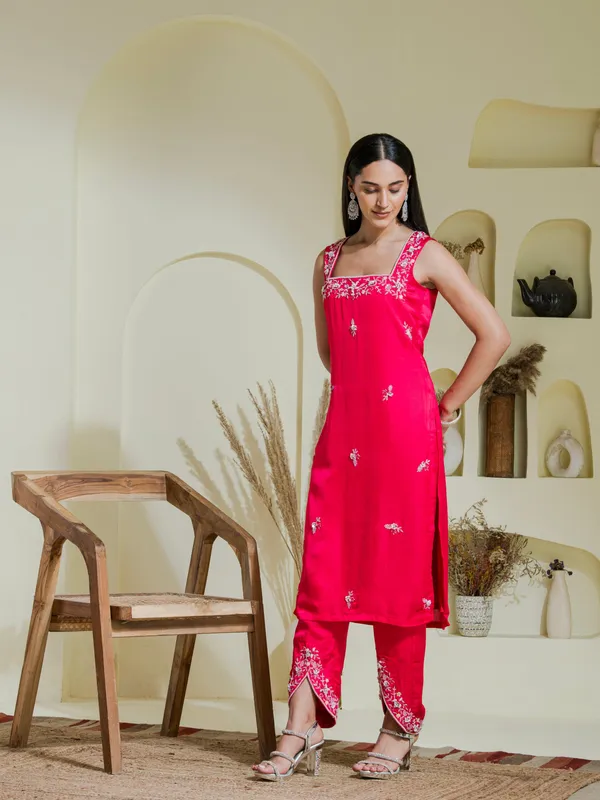 Ruby_Pink_Hand_Embroidered_Kurta_Set