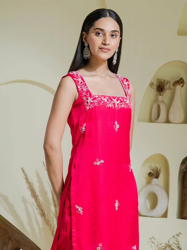 Ruby_Pink_Hand_Embroidered_Kurta_Set