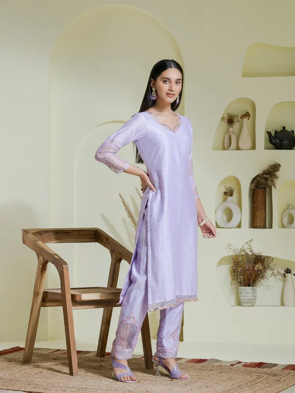 Lavender_Hand_Embroidered_Chanderi_Kurta_Set