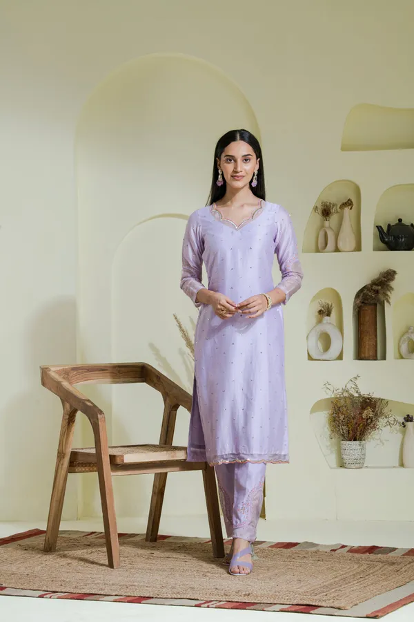 Lavender_Hand_Embroidered_Chanderi_Kurta_Set