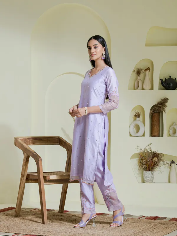 Lavender_Hand_Embroidered_Chanderi_Kurta_Set