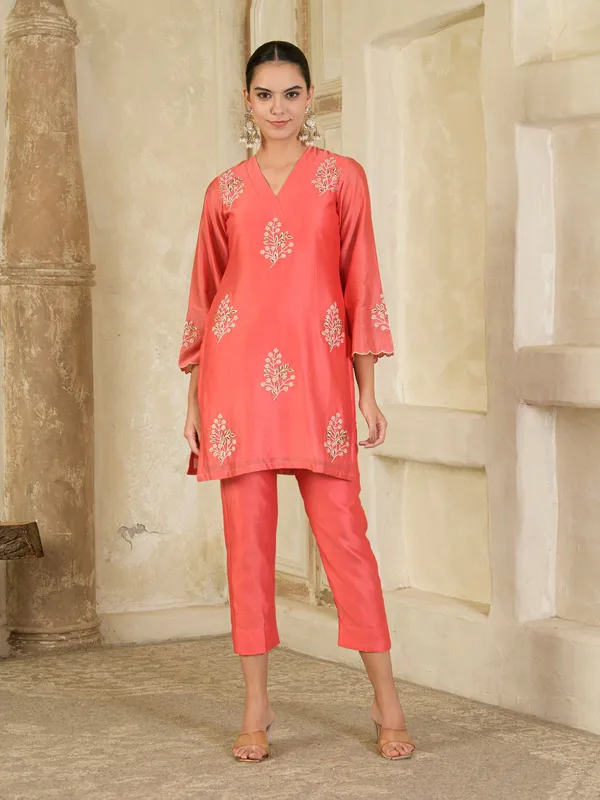 Carrot_Pink_Embroidered_Chanderi_Kurta_With_Pants