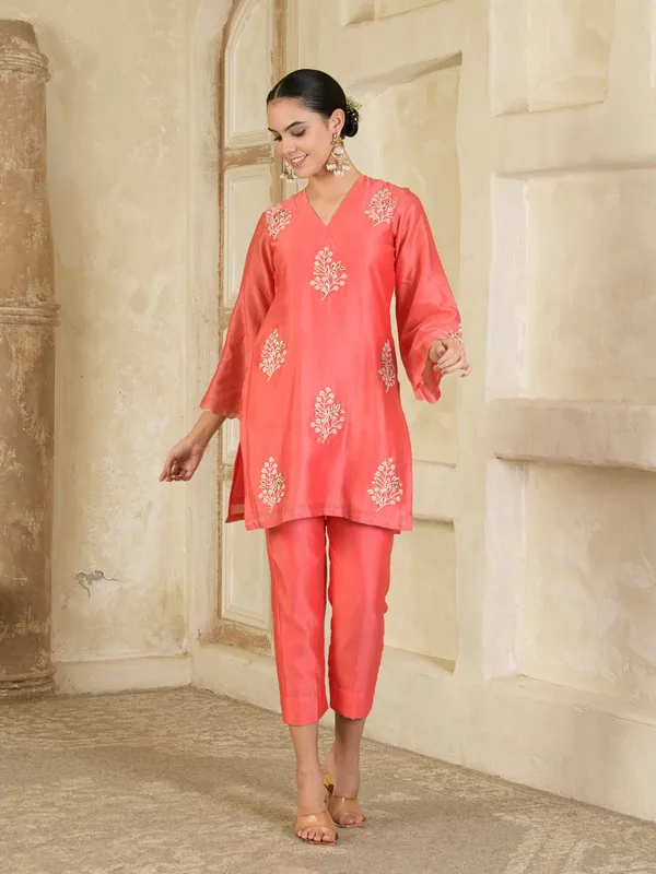 Carrot_Pink_Embroidered_Chanderi_Kurta_With_Pants