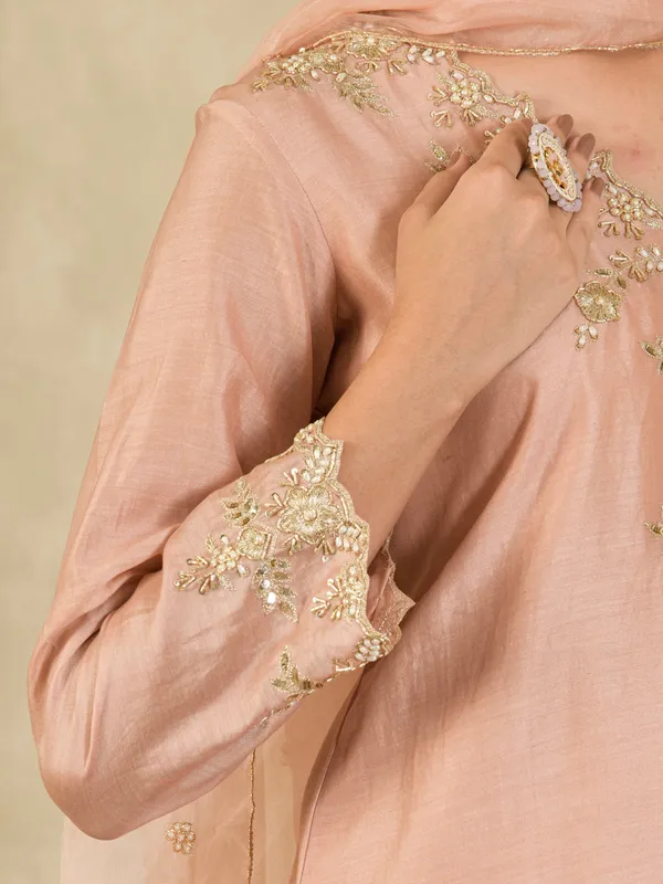Rose_Gold_Hand_Embroidered_Chanderi_Kurta_Set