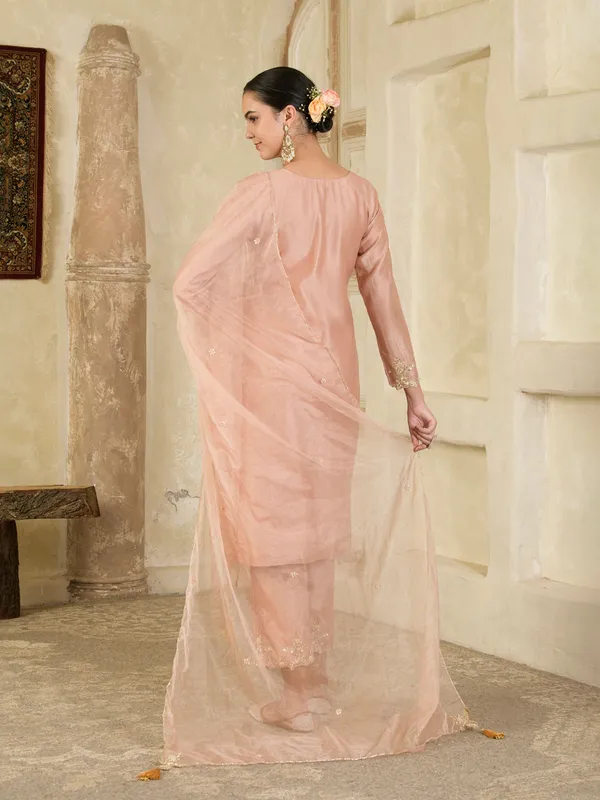 Rose_Gold_Hand_Embroidered_Chanderi_Kurta_Set