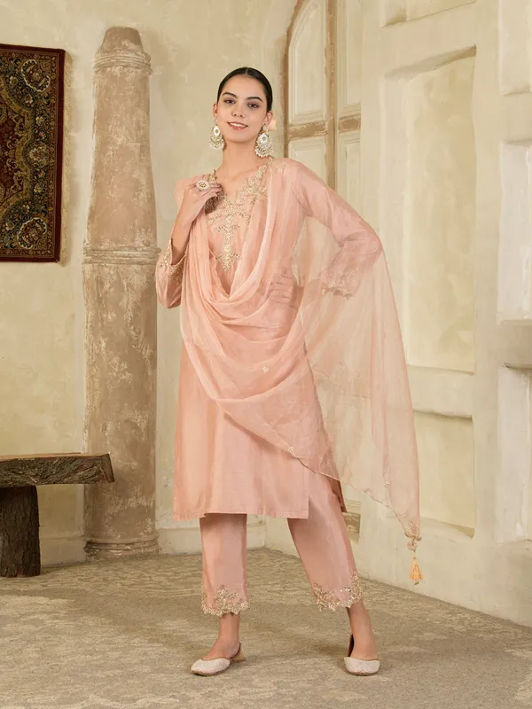 Rose_Gold_Hand_Embroidered_Chanderi_Kurta_Set