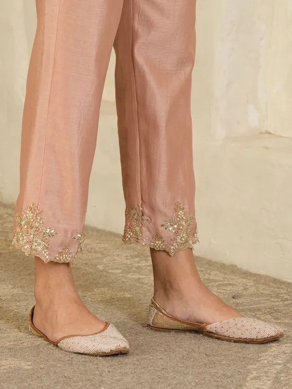 Rose_Gold_Hand_Embroidered_Chanderi_Kurta_Set