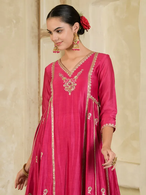 Fuchsia_Pink_Hand_Embroidered_Chanderi_Kurta_Set