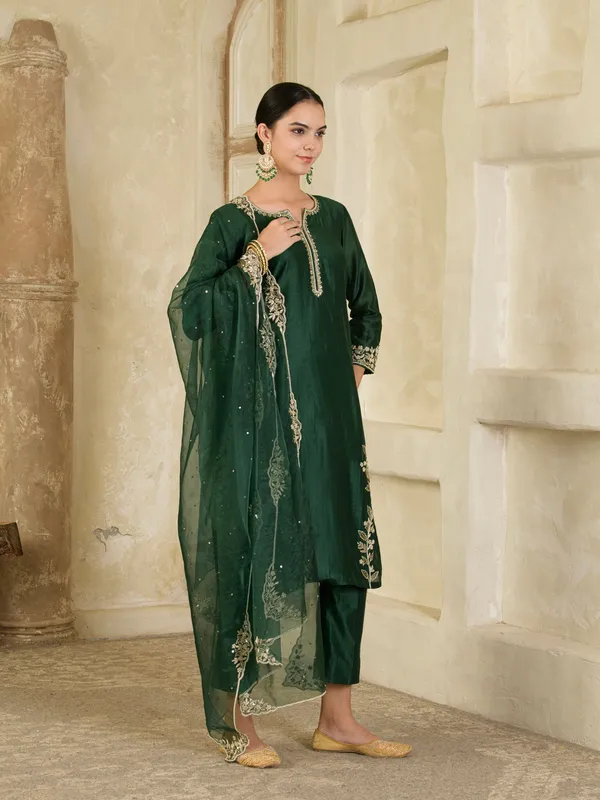 Emerald_Green_Hand_Embroidered_Chanderi_Kurta_Set