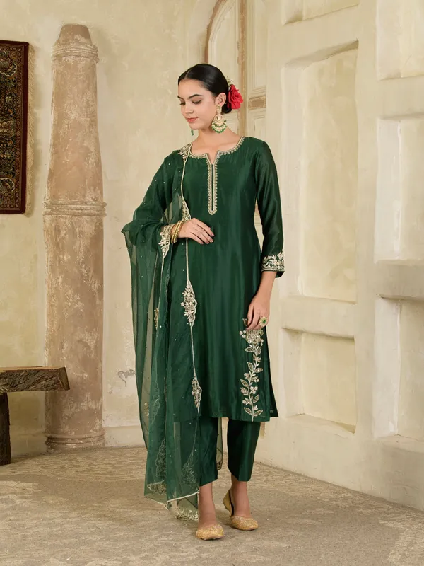 Emerald_Green_Hand_Embroidered_Chanderi_Kurta_Set