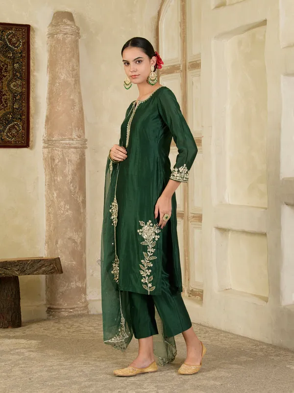 Emerald_Green_Hand_Embroidered_Chanderi_Kurta_Set