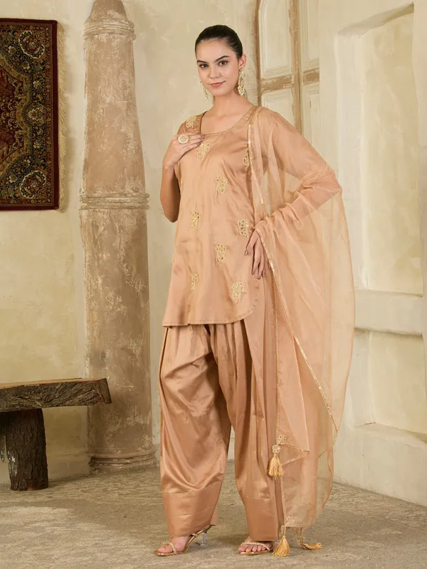 Beige_Hand_Embroidered_Farsi_Salwar_Kurta_Set