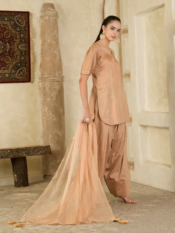 Beige_Hand_Embroidered_Farsi_Salwar_Kurta_Set